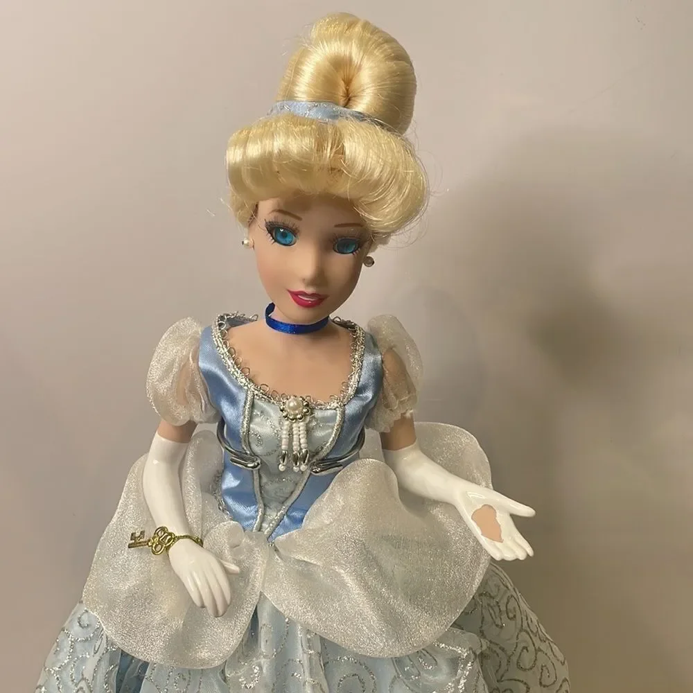 Disney Princess Collectors Cinderella Porcelain 16” Doll